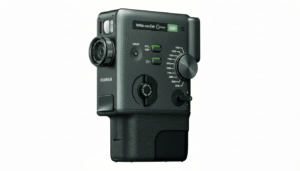 Cámara Fujifilm Instax Mini Evo Cinema diseño retro color negro con dial de efectos cinematográficos y lente 28mm.