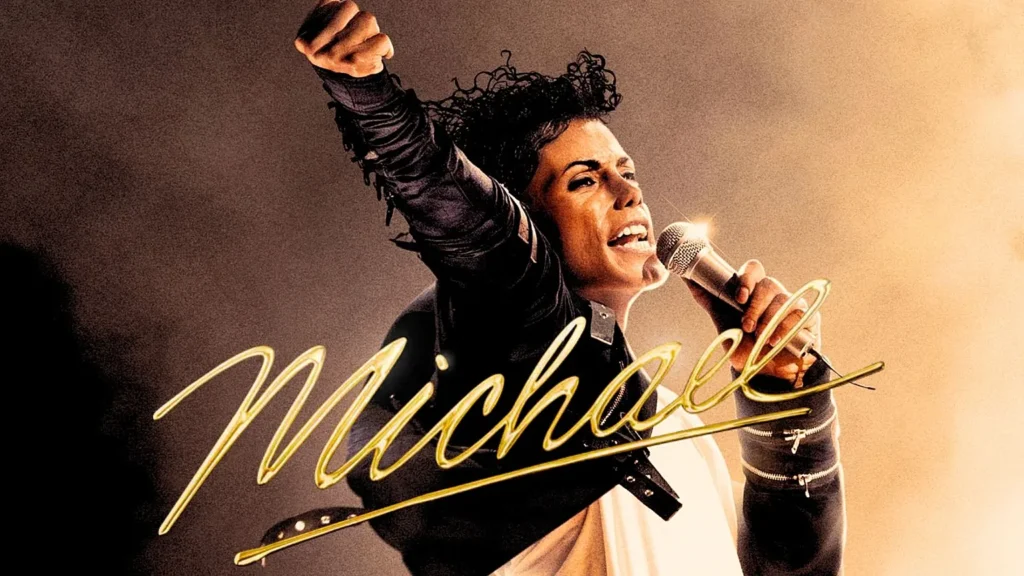 Escena de película biográfica inspirada en Michael Jackson durante un concierto con luces y público